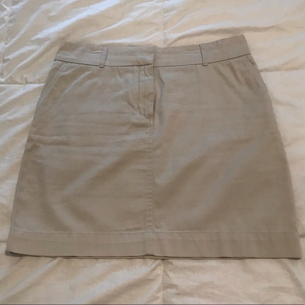 Vineyard Vines Khaki Skirt, Size 10